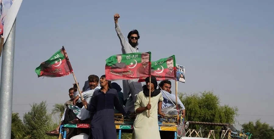 Pakistan protest convoy